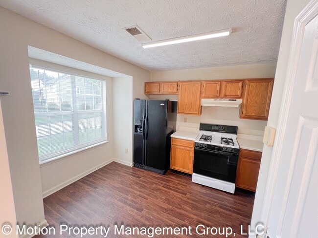 Photo - 6426 Charter Way