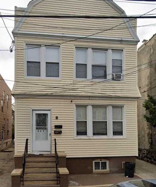 Building Photo - 385 Woodlawn Ave Unit 2 Rental