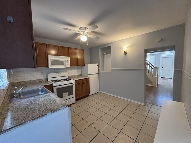 Photo - 3240 Tilton St