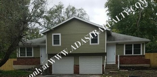 Building Photo - Gorgeous 3 Bedroom Duplex in Olathe-Availa...