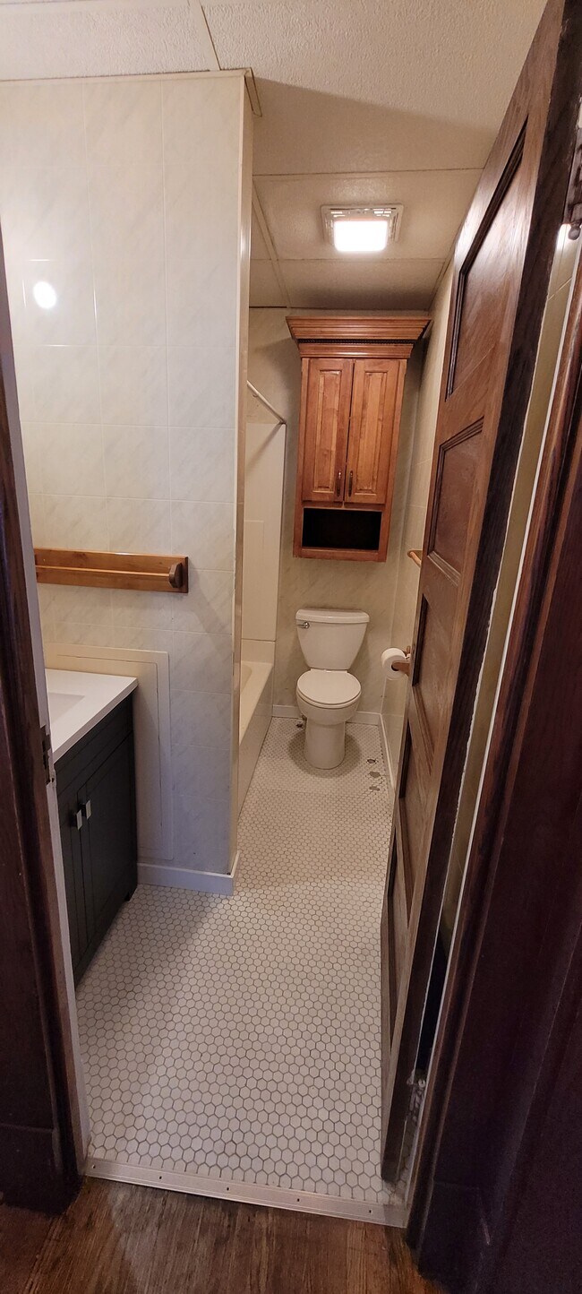 Bathroom - 621 E Central Ave Casa