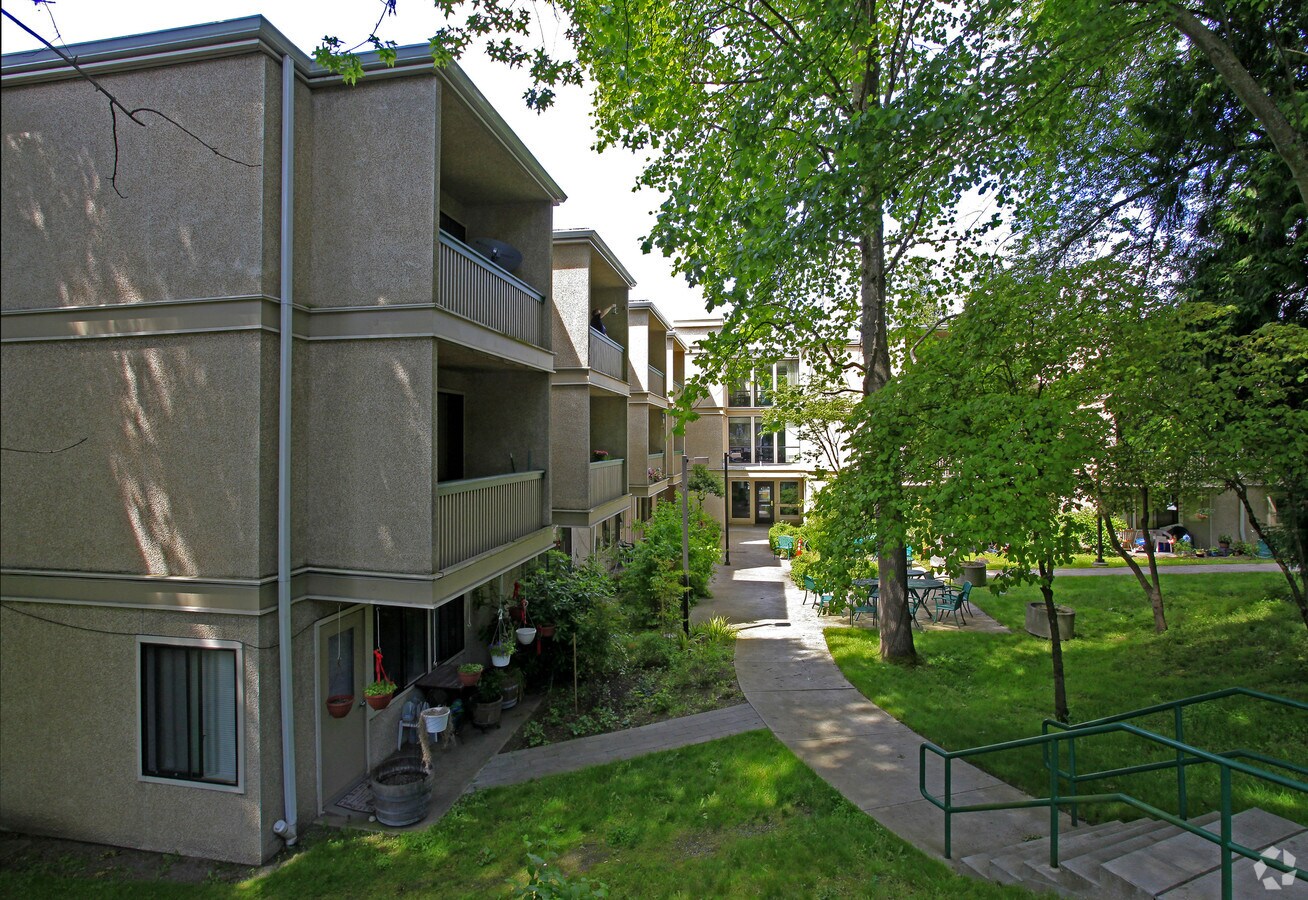 Casa Juanita Apartments Kirkland, WA