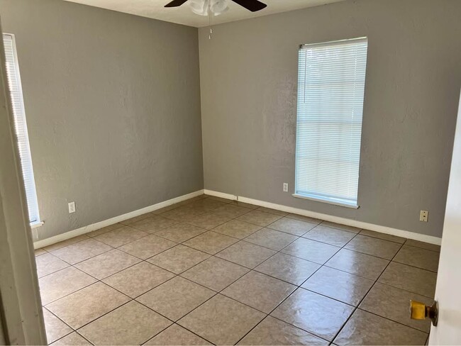 Photo - 8672 Cloverdale