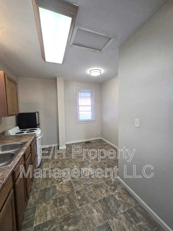 Photo - 1007 W Maple St Unit 2