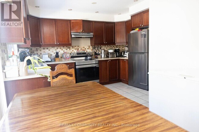 Photo - 213 Fennamore Terrace