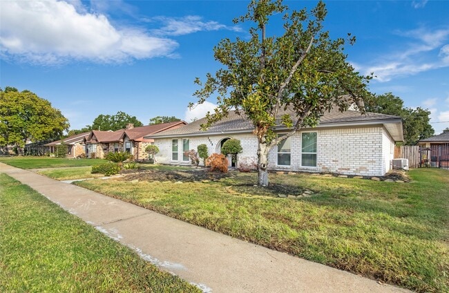 Photo - 1038 Cottage Oak Ln