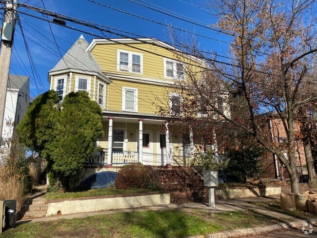 Building Photo - 237 Montgomery St Rental
