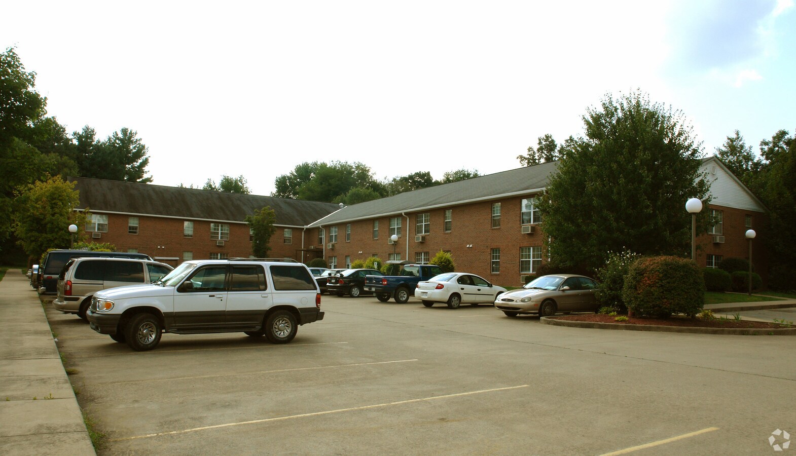 Photo - Fayette Manor Apartments