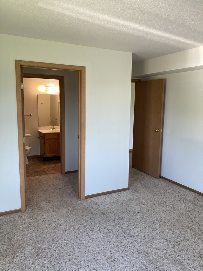 Summerfield Thief River Falls Townhomes Thief River Falls, MN