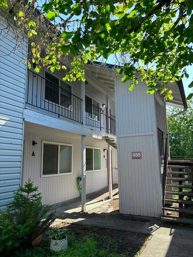 Photo - 455 SE Lilly Ave Unit 455-D (Up)