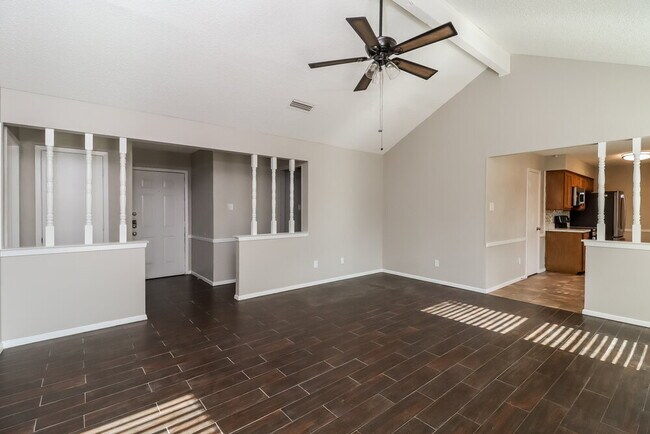 Photo - 5911 Woodsetter Ln