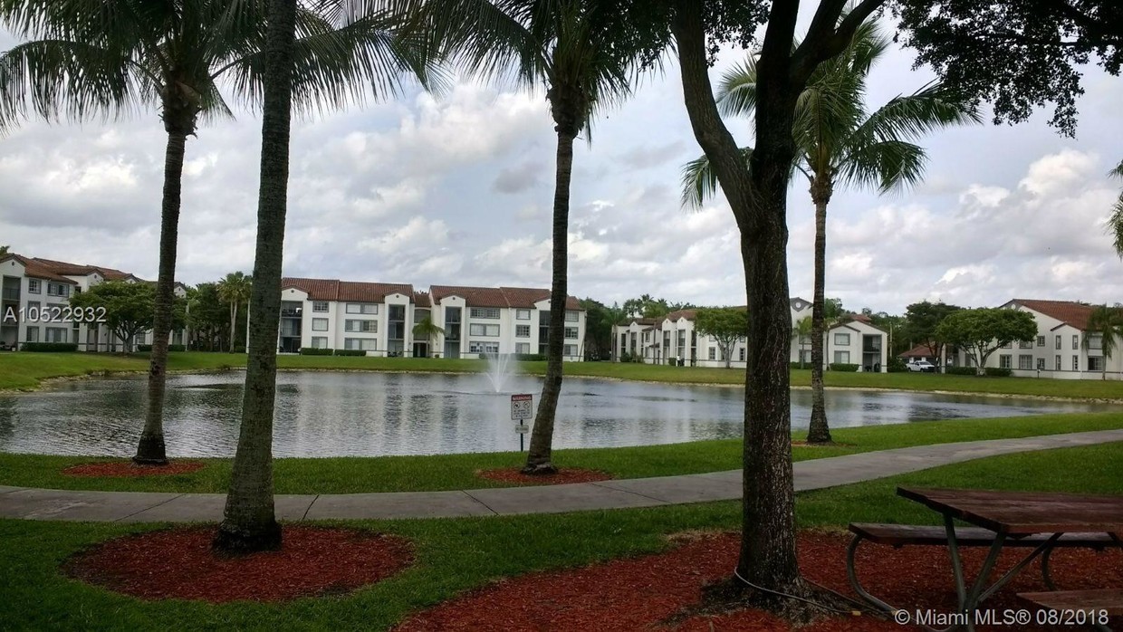 Photo - 4580 NW 107th Ave (Doral, FL)