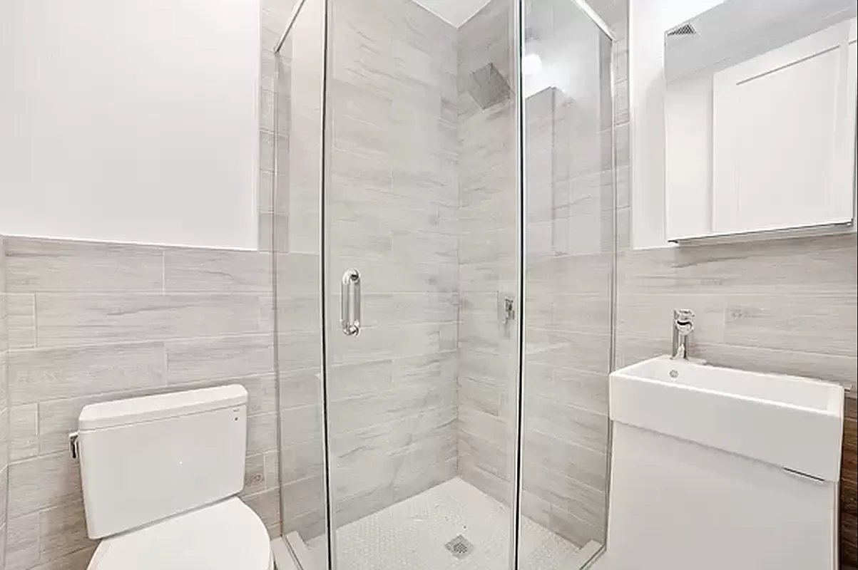 Photo - 427 E 80th St Unidad 4D