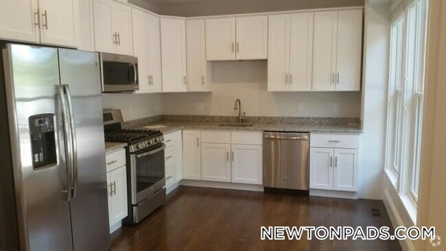 Building Photo - 2044 Beacon St Rental