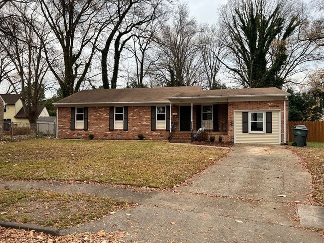 Building Photo - Four bedroom home in Norfolk - Beautiful Backyard