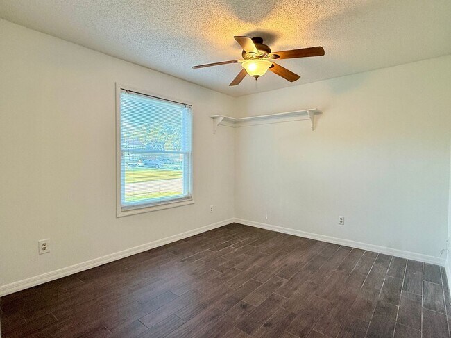 Photo - 1512 Ison Ln