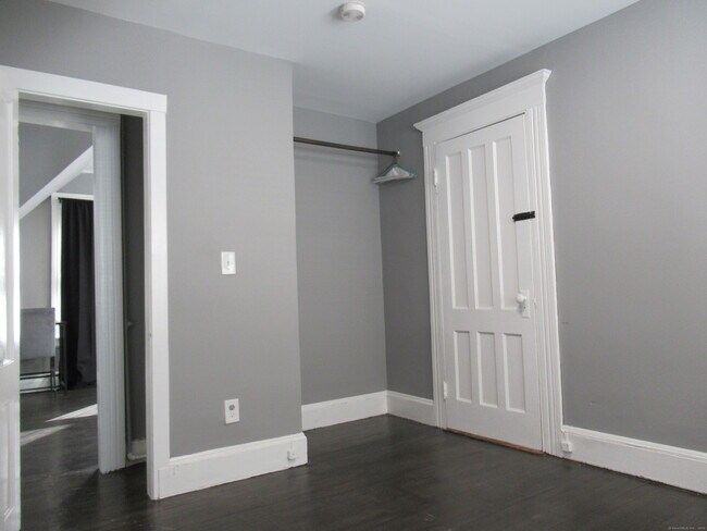 Photo - 330 Bradley St