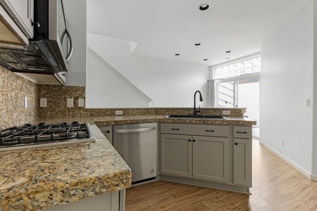 Photo - 7282 NE Stoneybrook St