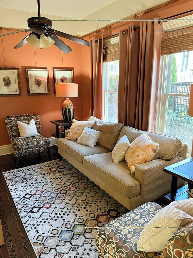 Photo - 147 E Chestnut St Unidad 2