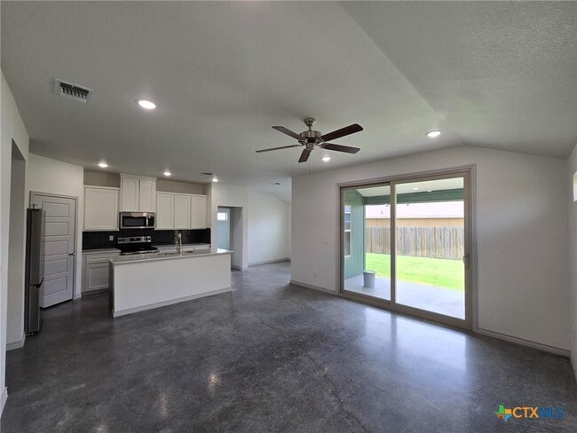 Photo - 818 Freedom Cir