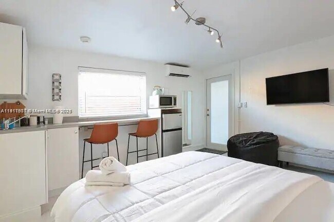 Photo - 1100 NE 1st Ave. Unit C