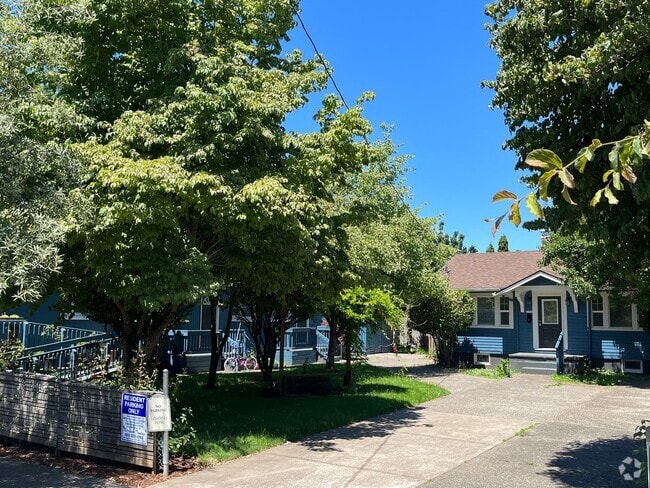 Building Photo - Discover Your New Home in the Kenton Neigh... Unit 2125