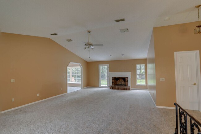5212 Abelia Dr