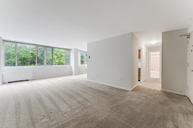 Photo - 5565 Columbia Pike Unit 504