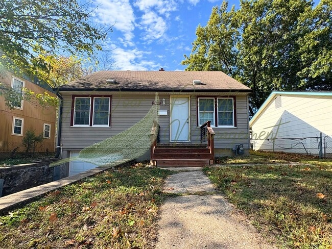 CHARMING HOME WITH GARAGE, LARGE BASEMENT,... - CHARMING HOME WITH GARAGE, LARGE BASEMENT,...