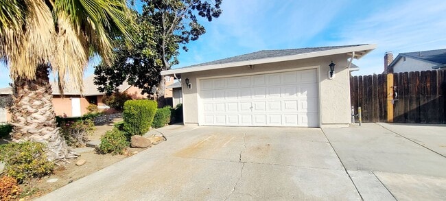 Photo - Adorable Single Story home with 3 bedroom and 2 bath