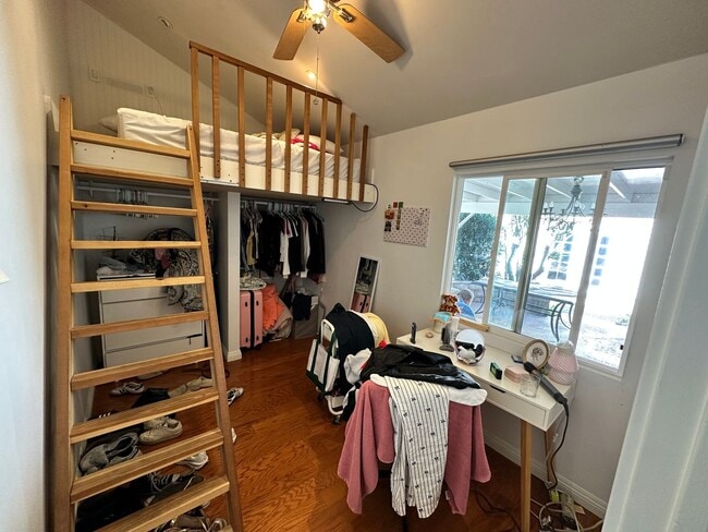 Photo - Large 8 Bedroom 4 Bath House Right Next to Campus!