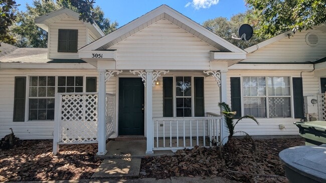 Building Photo - MOVE IN SPECIAL: Waived $350 Cleaning Fee!...