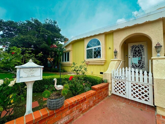 4421 Orchard Ave