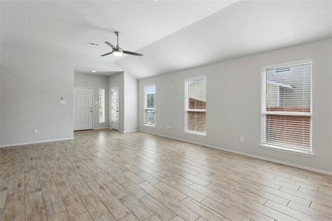 120 Lyndon Dr
