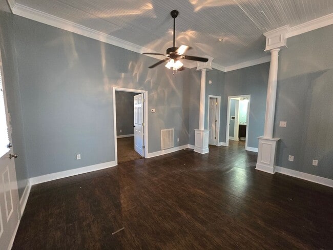 Photo - NEW LISTING!!!