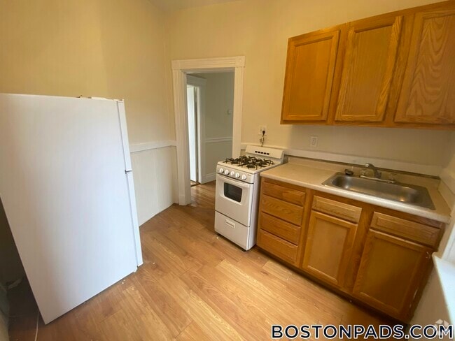 Building Photo - 5 Walbridge St Rental