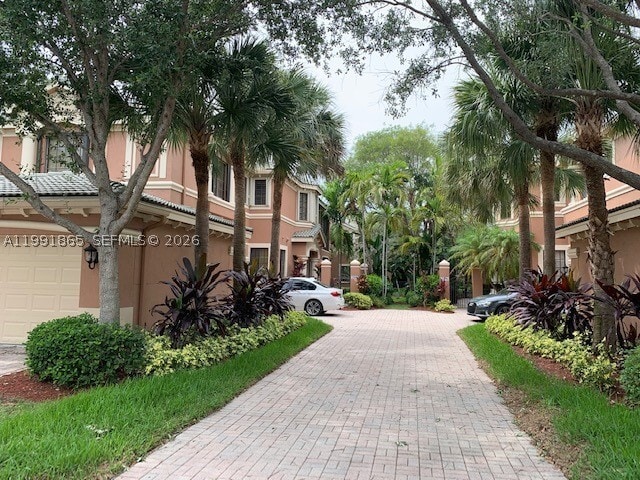 2800 Kinsington Cir