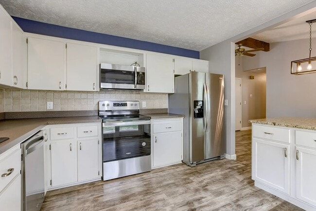 Photo - 15412 Y St