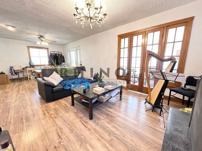 Photo - 273 Wilson Ave S