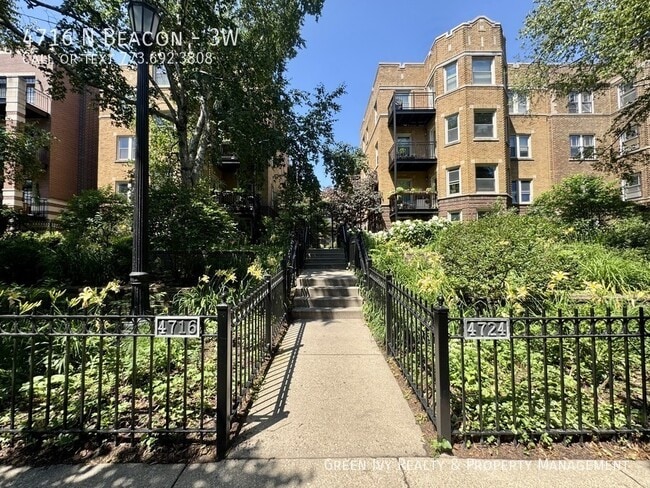 Building Photo - 4716 N Beacon St Unit 3W
