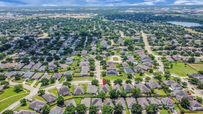 Photo - 3311 Raintree Village Dr