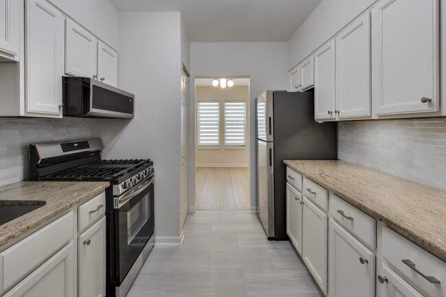 Photo - 1 W Oak Ave Unit C1