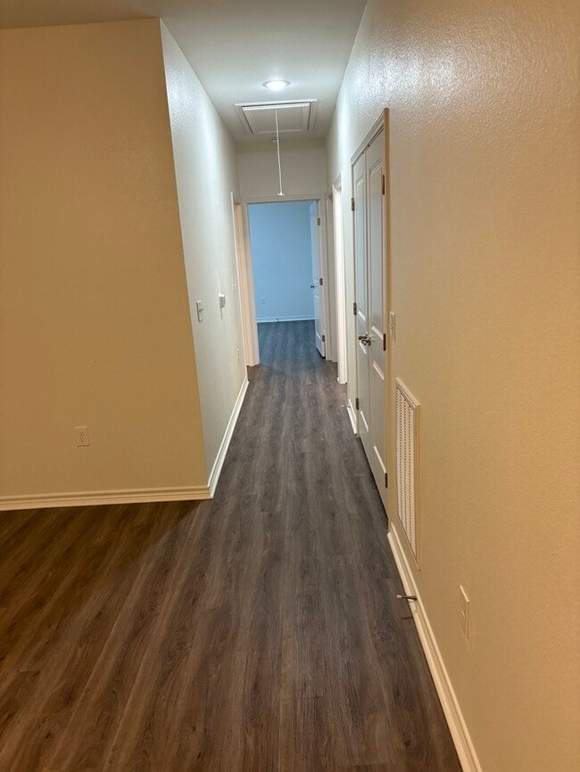 Photo - 914 Country Club Dr