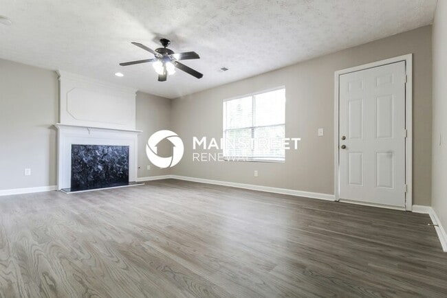 Photo - 3 Bedroom Pet-Friendly Home in Stone Mountain, GA with Main Street Renewal