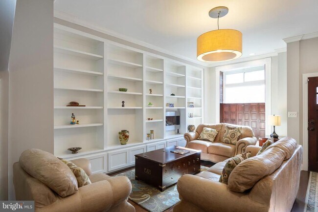 Photo - 314 E 22nd St