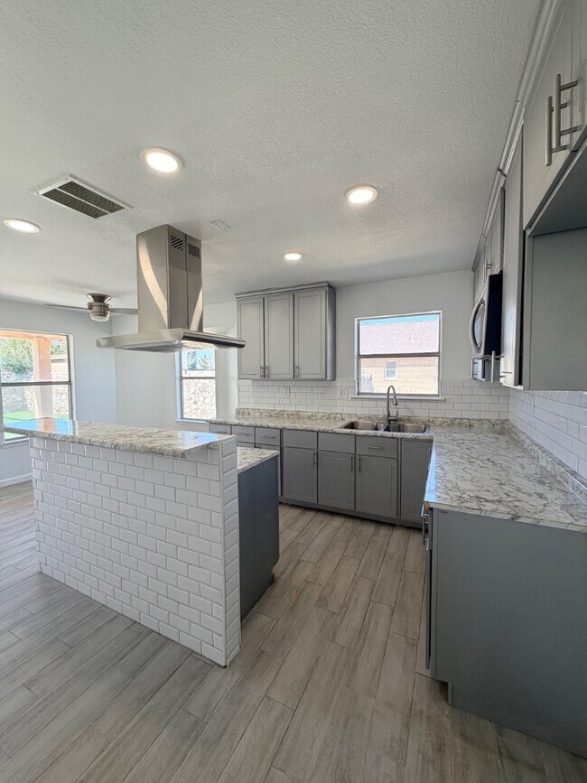 Photo - 5729 Saplinas Rd