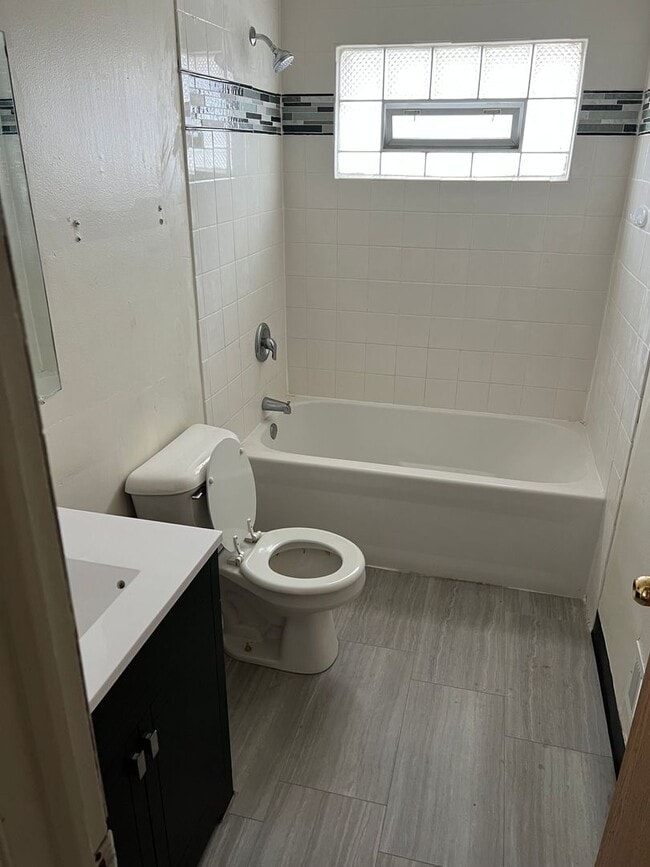 Photo - Waukesha 2BD (Near Carrol College) Unit 220 #2