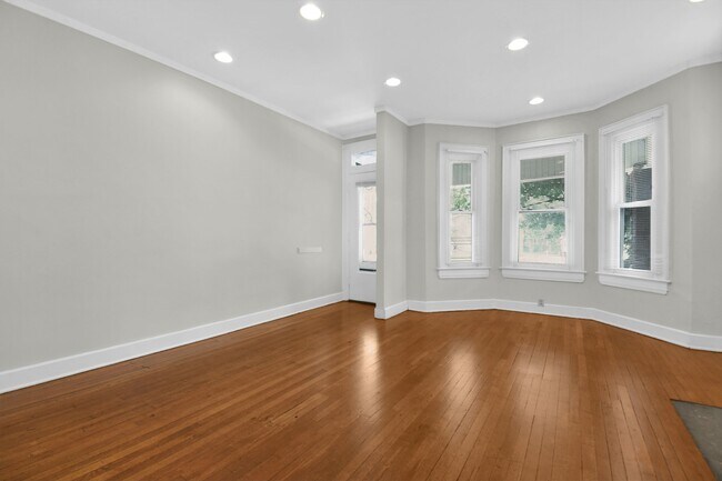 1940 Summit St