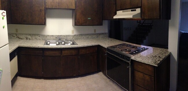 Photo - 1166 Hobart St