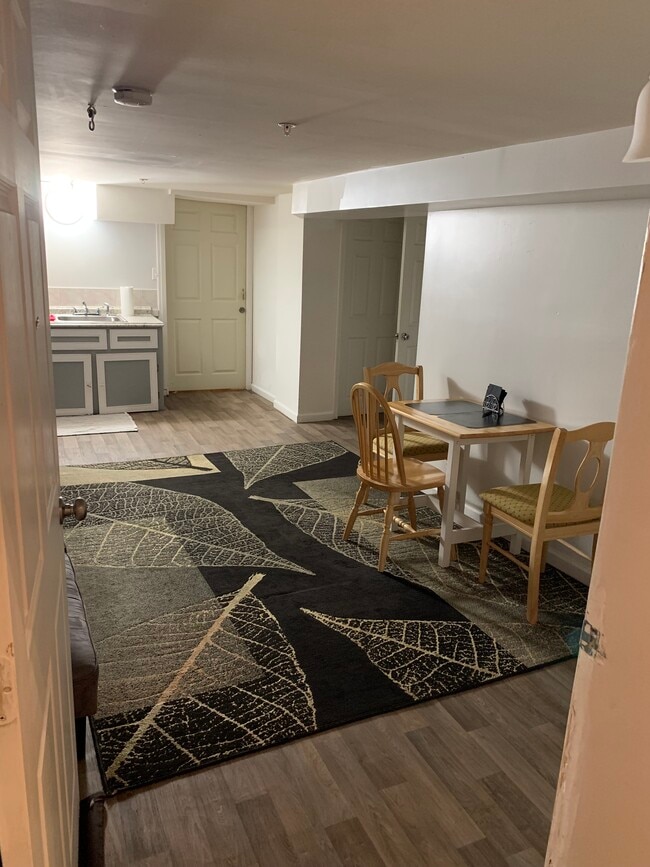 3307 40th Ave Unit Basement